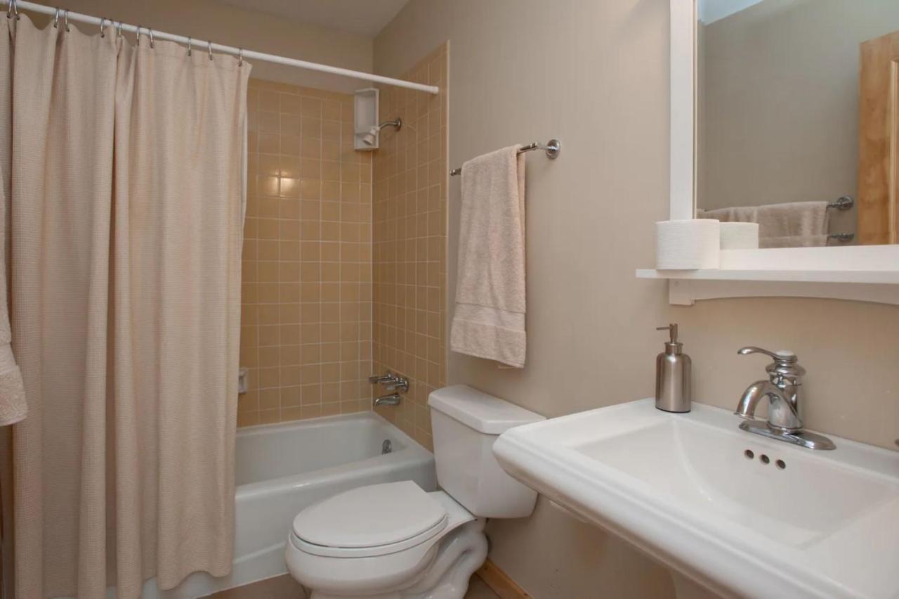 Cozy Townhouse On The Main Bus Line Villa Брекънридж Екстериор снимка
